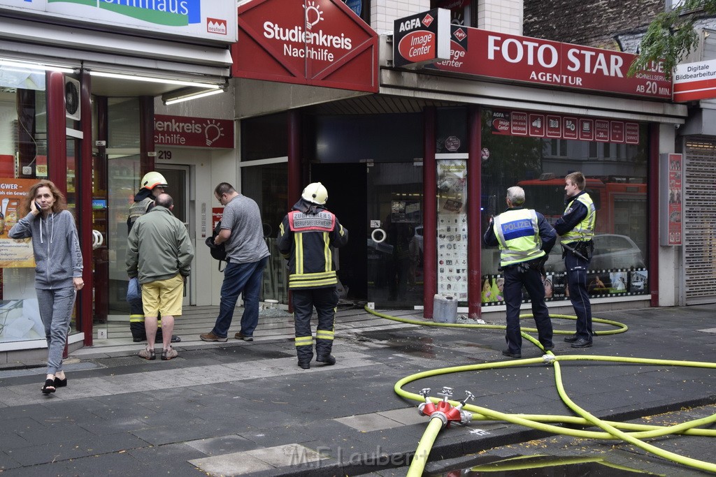 Feuer 2 Koeln Nippes Neusserstr P244.JPG - Miklos Laubert